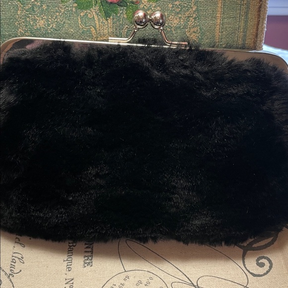 BlackVintage  Faux Fur Frame Clutch with Silver chain strap - Picture 2 of 8
